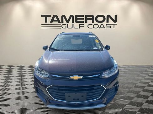 Used 2021 Chevrolet Trax LT w/ Driver Confidence Package image 2