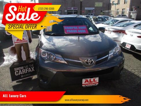 Used 2015 Toyota RAV4 LE image 1