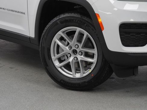 New 2026 Jeep Grand Cherokee Laredo X AWD/4WD image 4