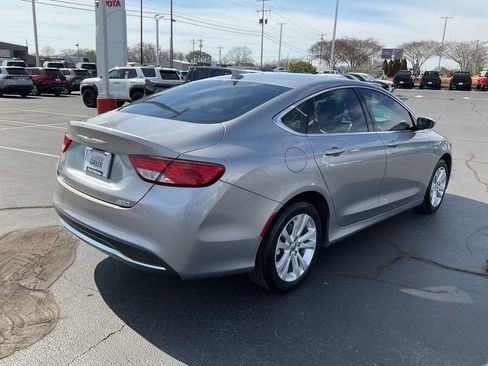 Used 2017 Chrysler 200 Limited Platinum image 17
