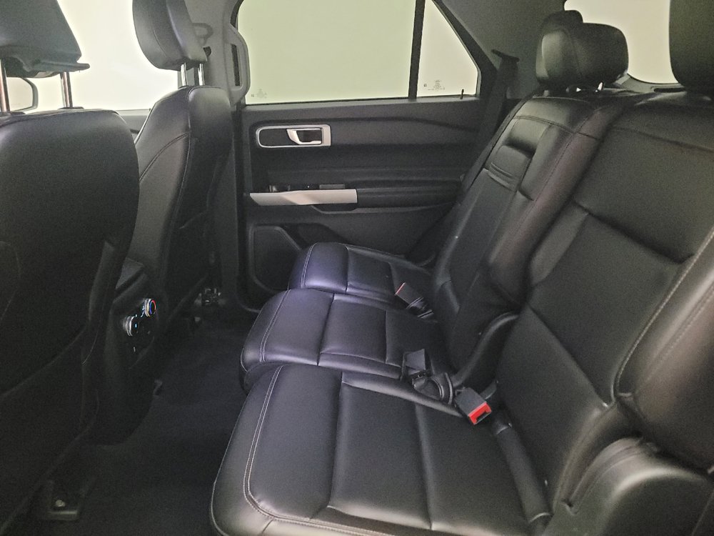Used 2022 Ford Explorer XLT w/ Equipment Group 202A RWD image 18