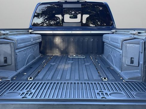 Used 2018 Nissan Titan PRO-4X w/ Pro-4x Convenience Package image 8