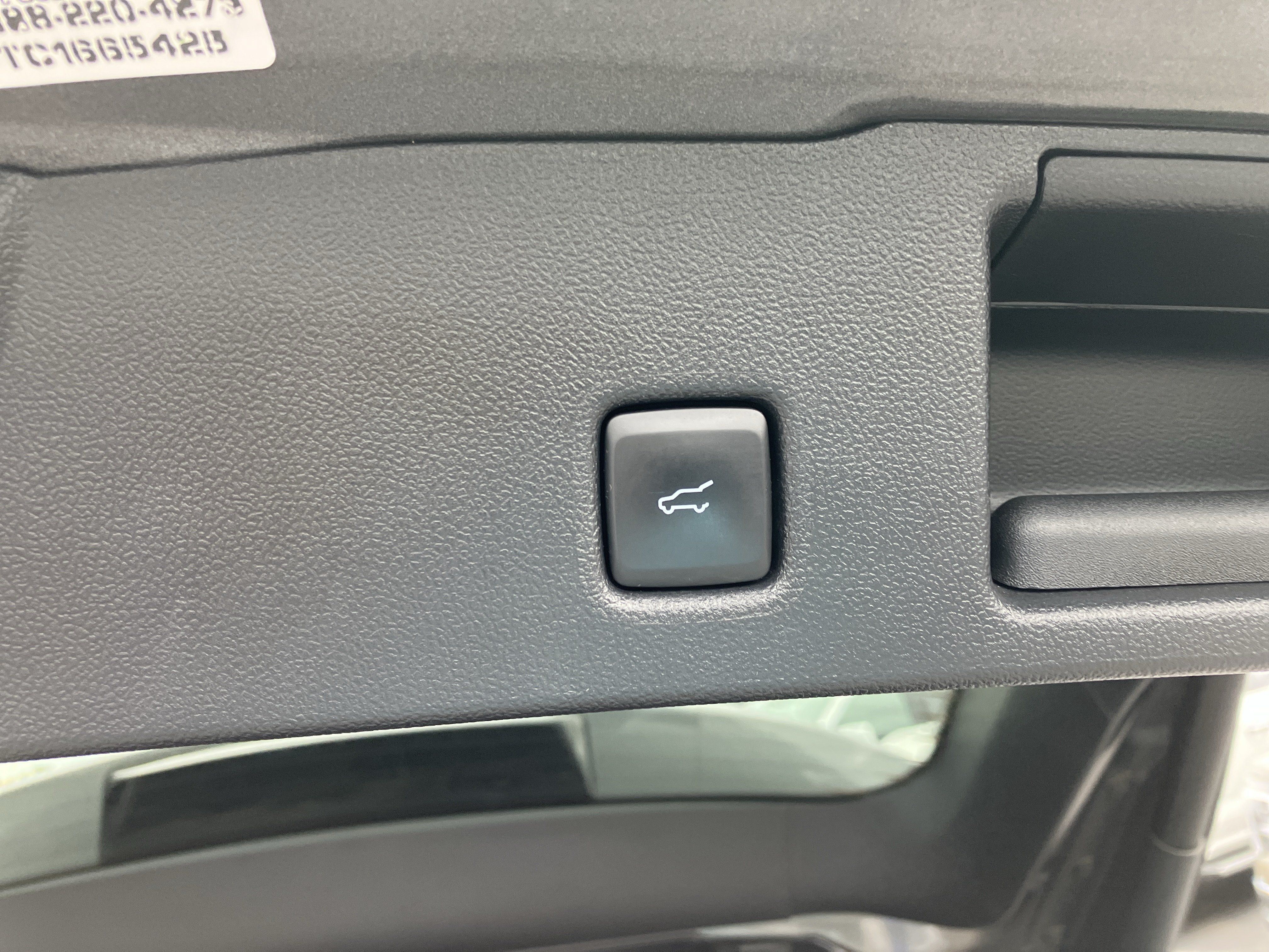 Used 2020 Ford Escape Titanium AWD/4WD image 10