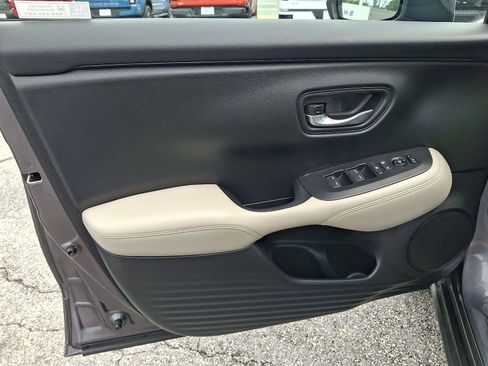 Used 2023 Honda HR-V LX image 13