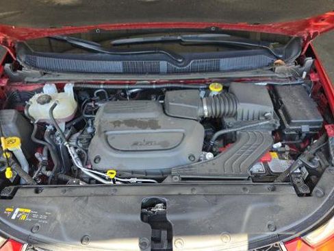Used 2025 Chrysler Pacifica Select FWD image 9