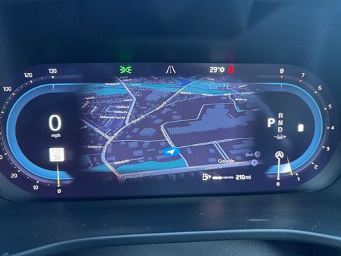 Certified 2025 Volvo XC40 B5 Core image 21