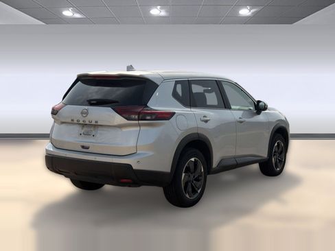 Used 2025 Nissan Rogue SV FWD image 9