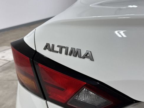Used 2024 Nissan Altima 2.5 S FWD image 25