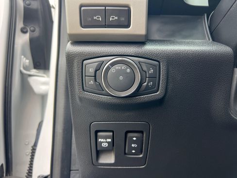 Used 2020 Ford F150 Lariat AWD/4WD image 22