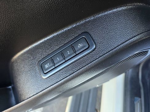 Used 2015 GMC Yukon XL Denali w/ Touring Package AWD/4WD image 25