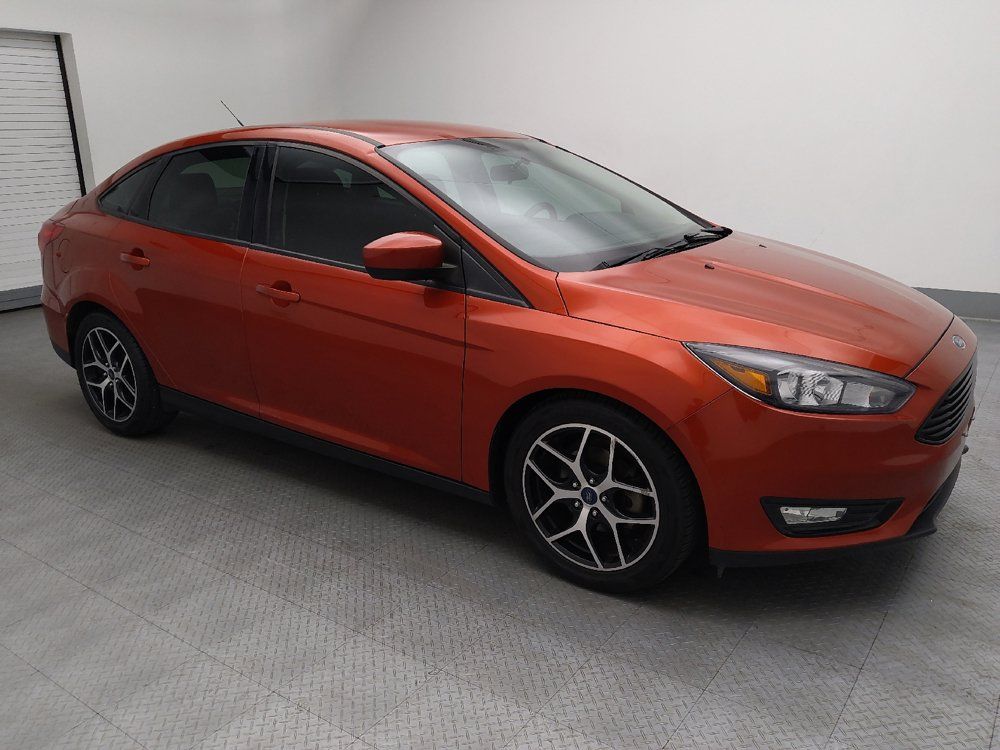 Used 2018 Ford Focus SE w/ SE Appearance Package FWD image 11