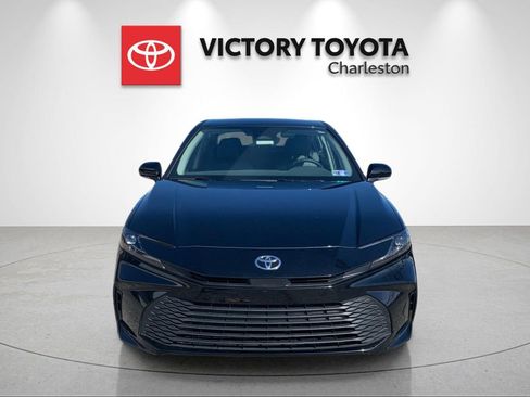 Used 2025 Toyota Camry LE w/ Convenience Package image 8