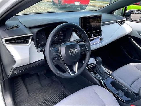 Used 2025 Toyota Corolla SE image 14