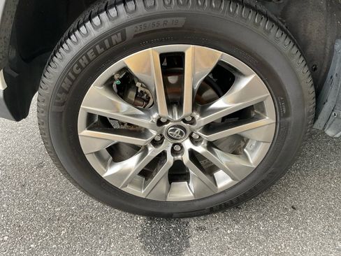 Used 2019 Toyota RAV4 XLE Premium w/ Advanced Technology Package AWD/4WD image 27