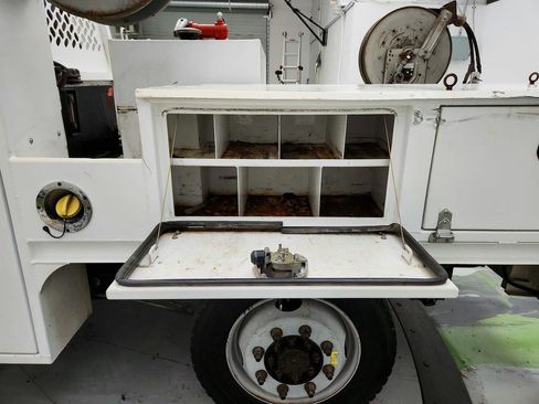 Used 2018 Ford F350 XL image 28