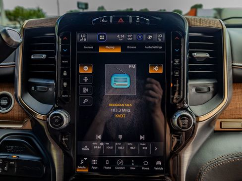 Used 2023 RAM 3500 Limited image 22