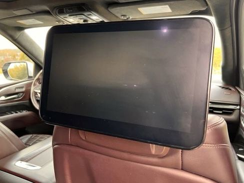 Used 2022 Cadillac Escalade ESV Sport Platinum w/ LPO, ONYX Package image 33