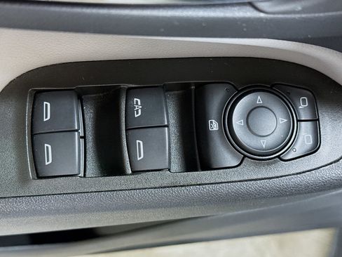 Used 2023 Chevrolet Equinox LT image 22