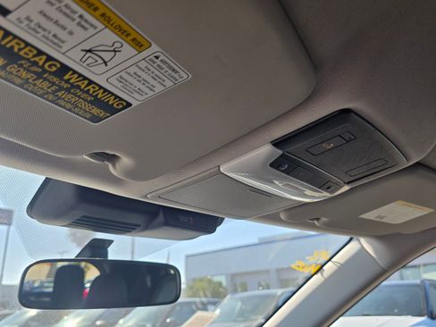 Used 2024 Mitsubishi Outlander SE image 31