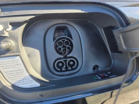 Used 2024 Audi Q4 e-tron Premium w/ Convenience Package image 13