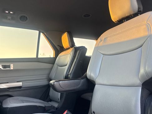 Used 2021 Ford Explorer XLT w/ Equipment Group 202A RWD image 37