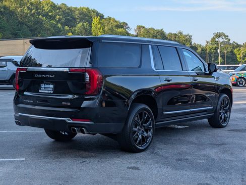 Used 2025 GMC Yukon XL Denali w/ Sun & Power Step Package RWD image 9