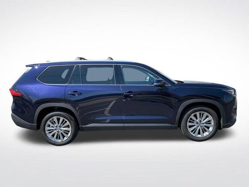 Used 2024 Toyota Grand Highlander AWD image 2