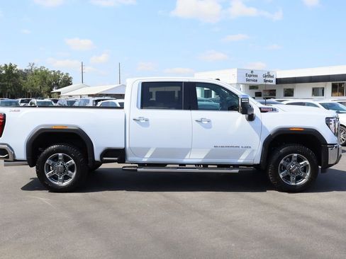 New 2026 GMC Sierra 2500 SLT w/ SLT Premium Package AWD/4WD image 4