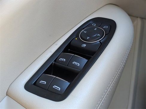 Used 2017 Cadillac XT5 FWD w/ LPO, Wheel Lock Package image 24