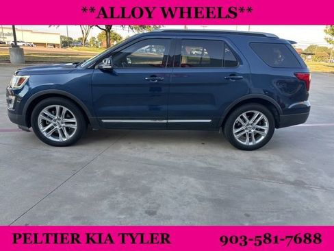 Used 2017 Ford Explorer XLT w/ Equipment Group 202A image 8