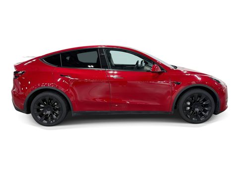 Certified 2023 Tesla Model Y Long Range AWD/4WD image 7