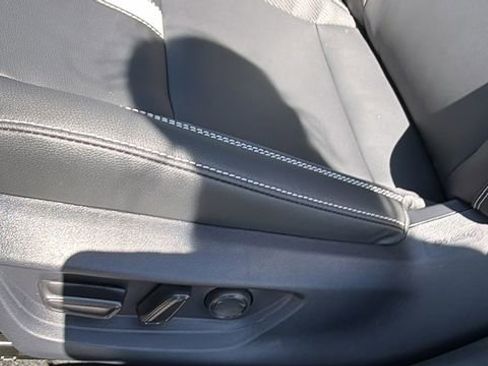 New 2026 Toyota Camry Hybrid FWD image 23