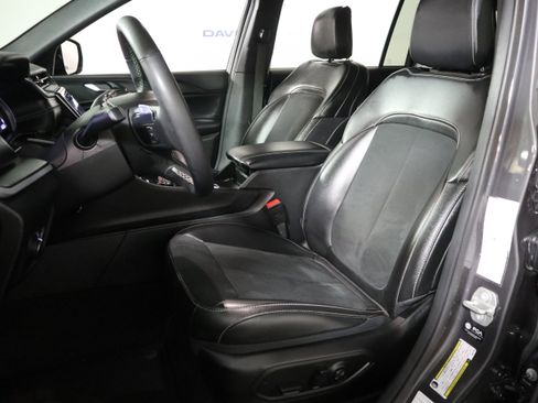 Used 2024 Jeep Grand Cherokee L Laredo image 25