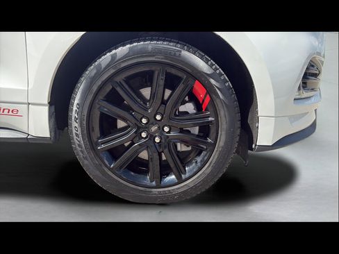 Used 2022 Ford Edge ST-Line image 26