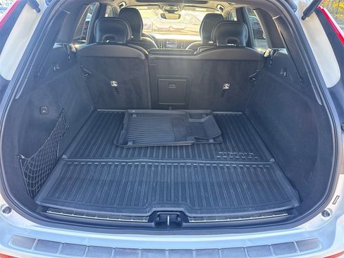 Used 2022 Volvo XC60 T8 R-Design w/ Advanced Package image 18