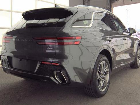 Used 2024 Genesis GV70 2.5T w/ Advanced Package image 3