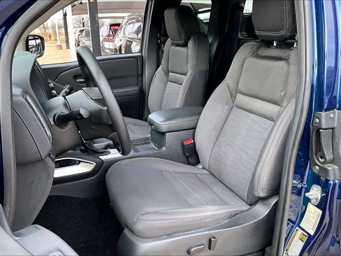 Used 2022 Nissan Frontier SV w/ Technology Package image 6