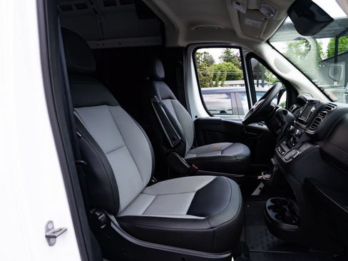 Used 2026 RAM ProMaster 2500 w/ Convenience Group FWD image 21