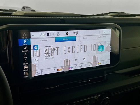 New 2025 Jeep Gladiator Mojave image 13