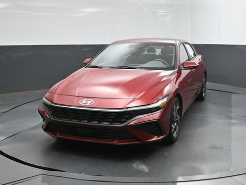Used 2025 Hyundai Elantra SEL FWD image 22