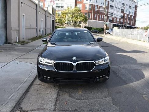 Used 2023 BMW 530i xDrive w/ M Sport Package AWD/4WD image 3