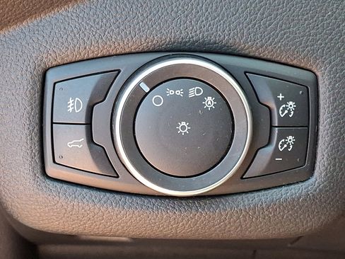 Used 2018 Ford Escape SE w/ SE Sync 3 Package AWD/4WD image 25