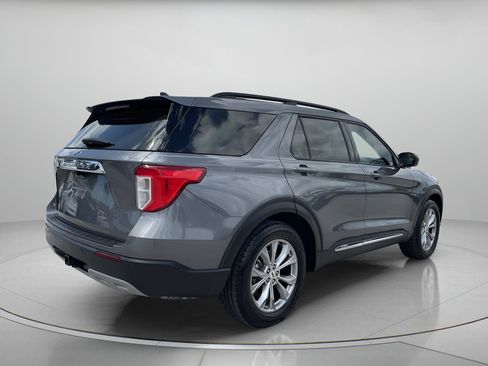 Used 2023 Ford Explorer XLT w/ Equipment Group 202A RWD image 3