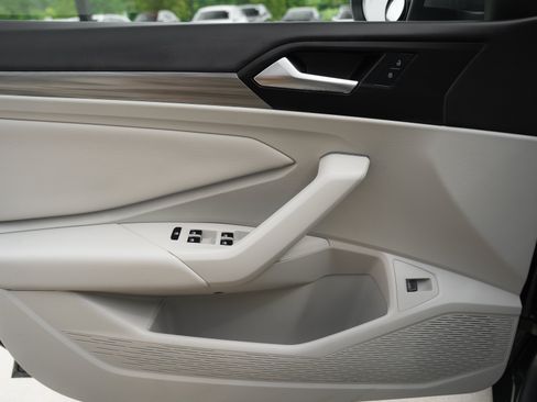 Used 2019 Volkswagen Jetta SEL FWD image 17