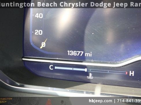 Used 2024 Chevrolet Suburban RST w/ Luxury Package image 19