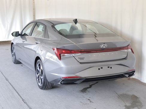 Used 2022 Hyundai Elantra Limited w/ Cargo Package FWD image 27