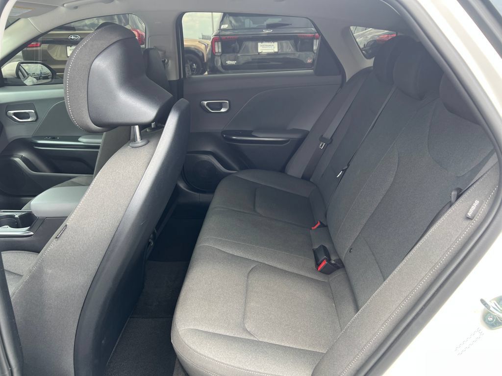 Used 2025 Kia K4 FWD image 16