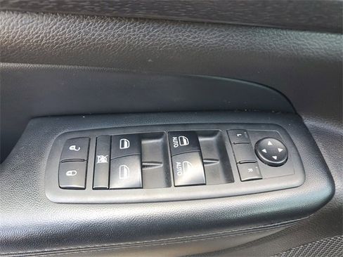 Used 2018 Jeep Grand Cherokee Laredo image 20