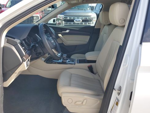 Used 2021 Audi Q5 Premium w/ Convenience Package image 11