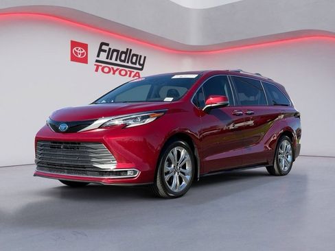 Certified 2023 Toyota Sienna Platinum FWD image 1